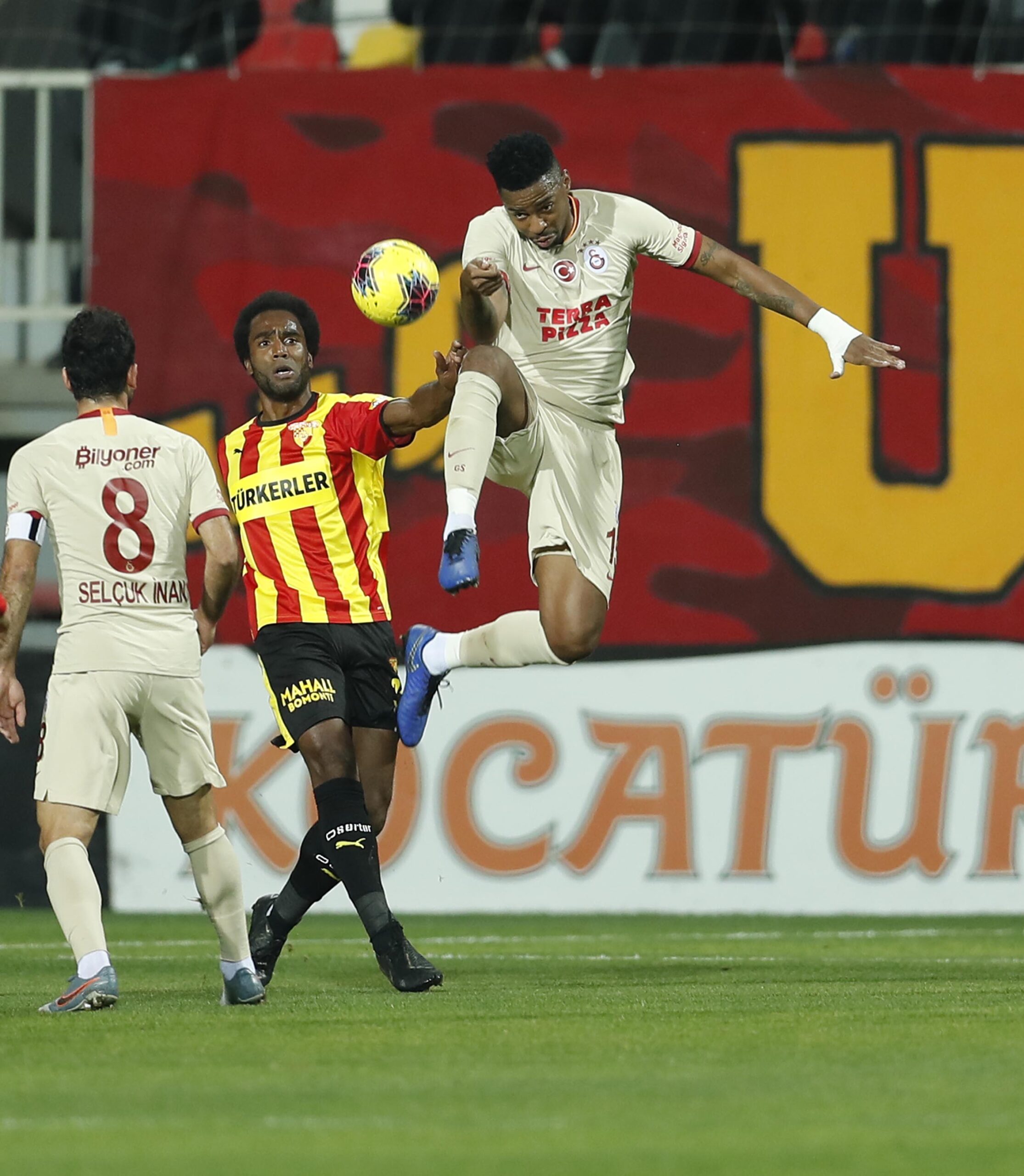 Göztepe 2 - 1 Galatasaray.. - Ocak Medya